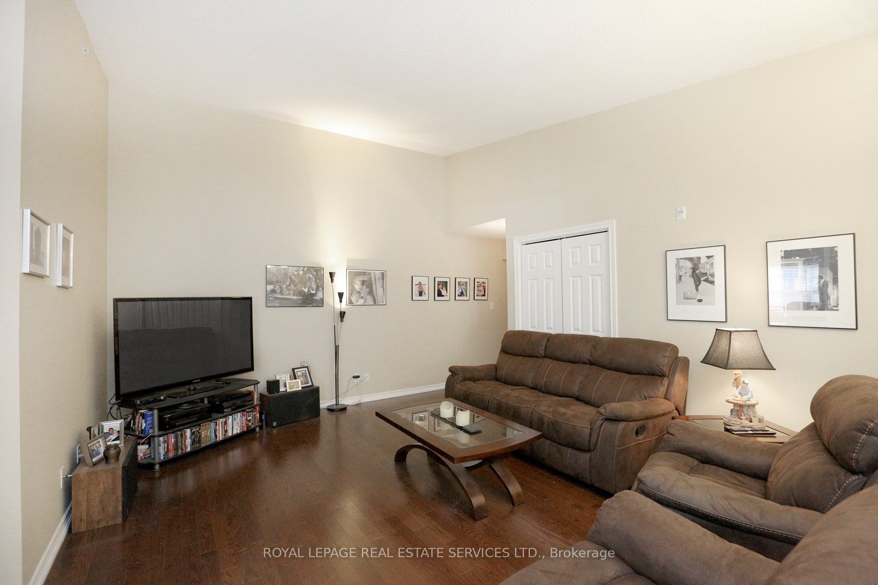 1470 Bishops Gate 402