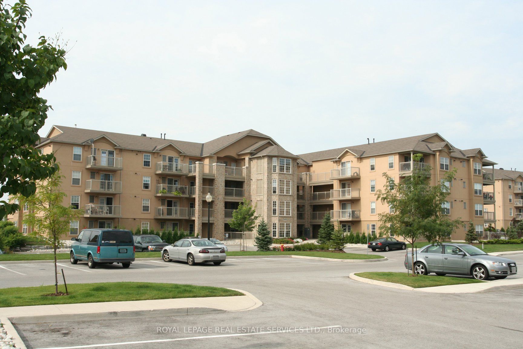 1470 Bishops Gate 402