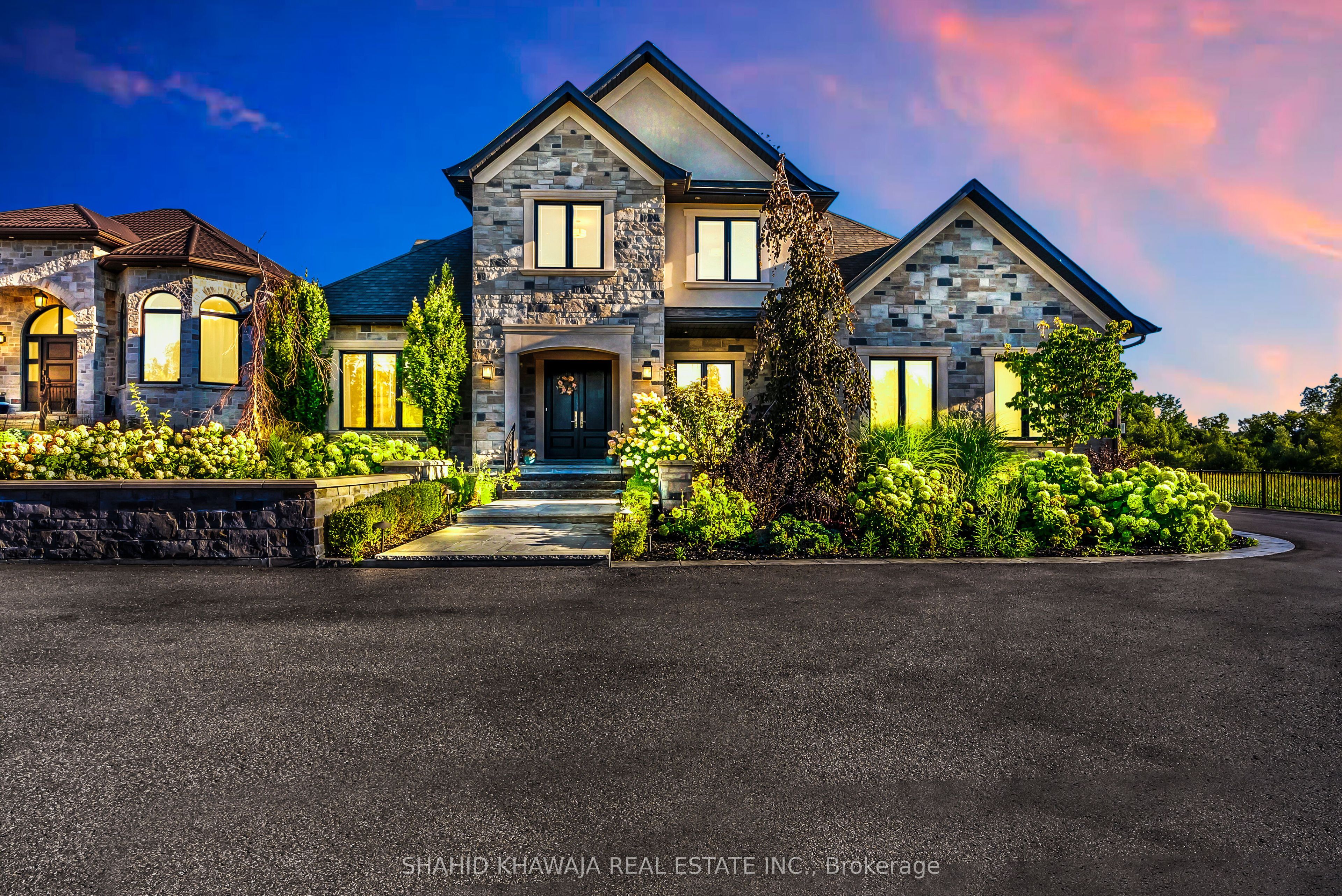 1199 Wellington Street W