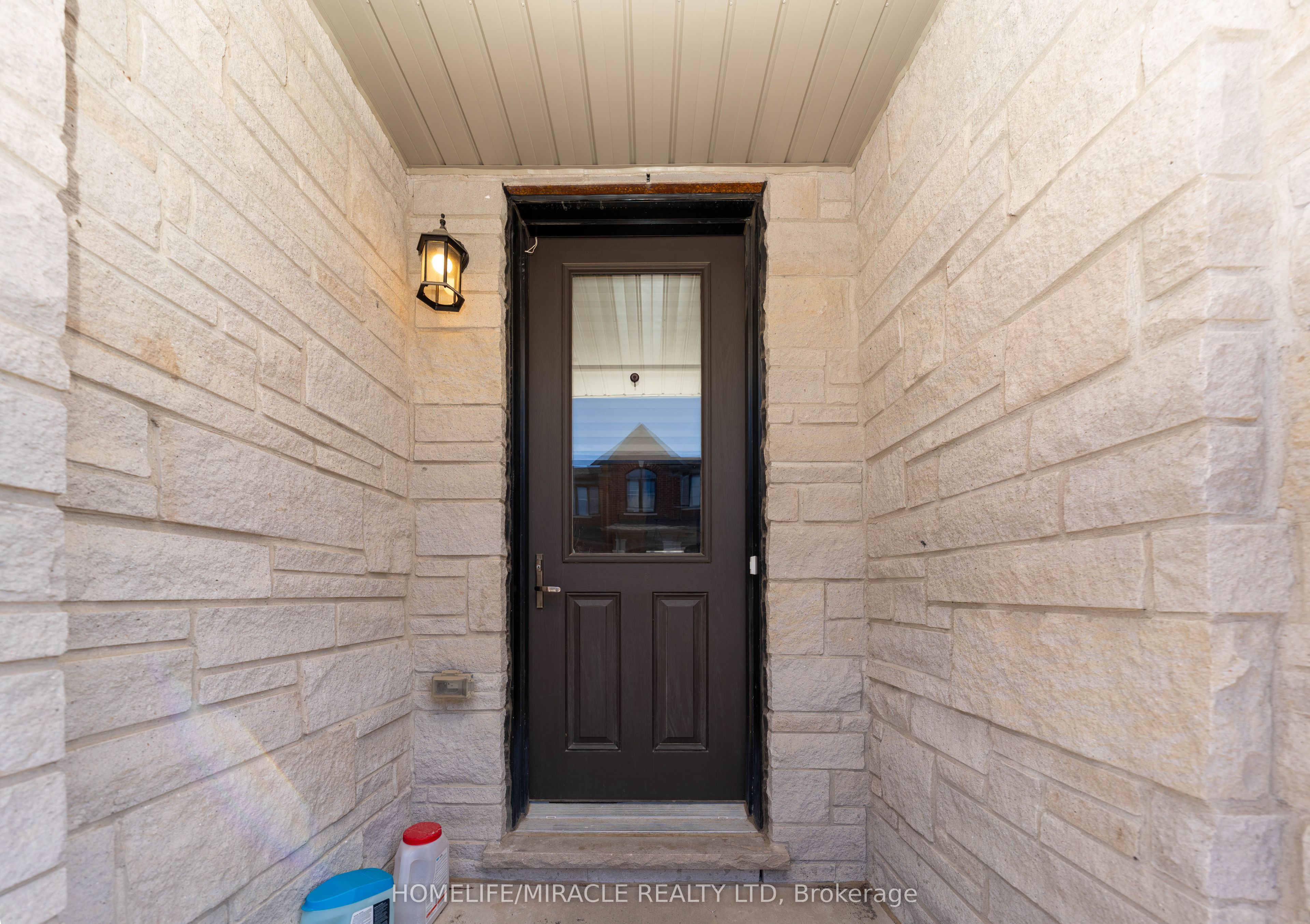 1420 Oakmont Common