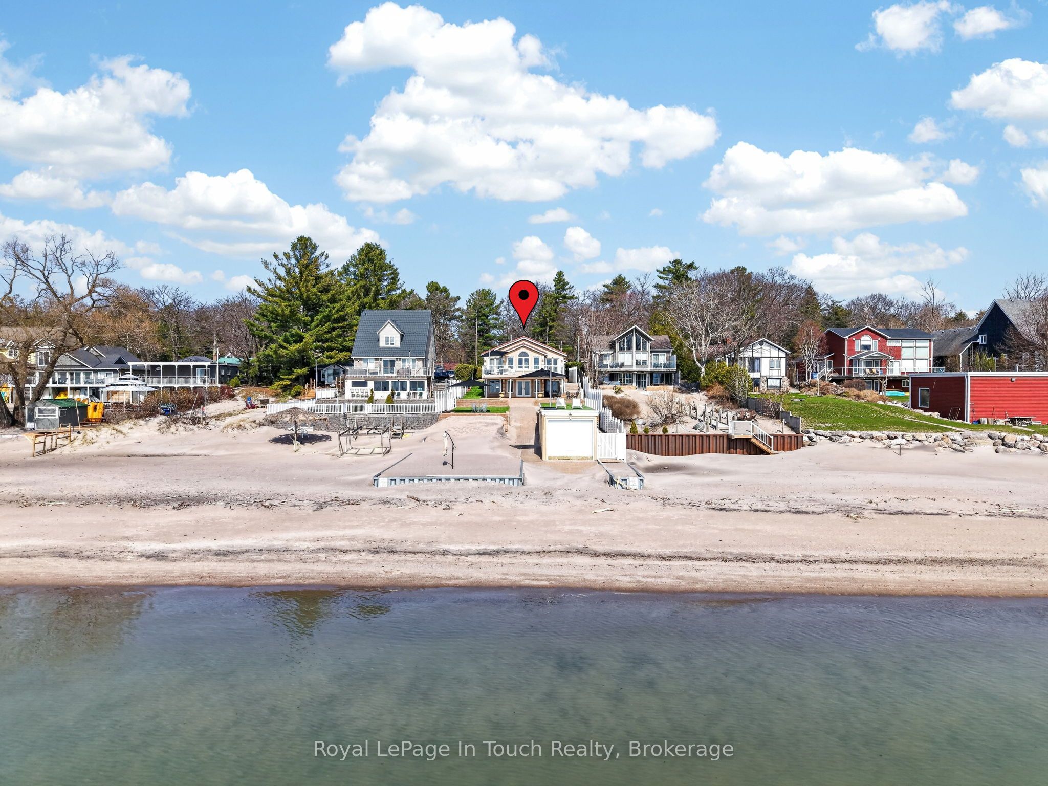 32 Tiny Beaches Road S