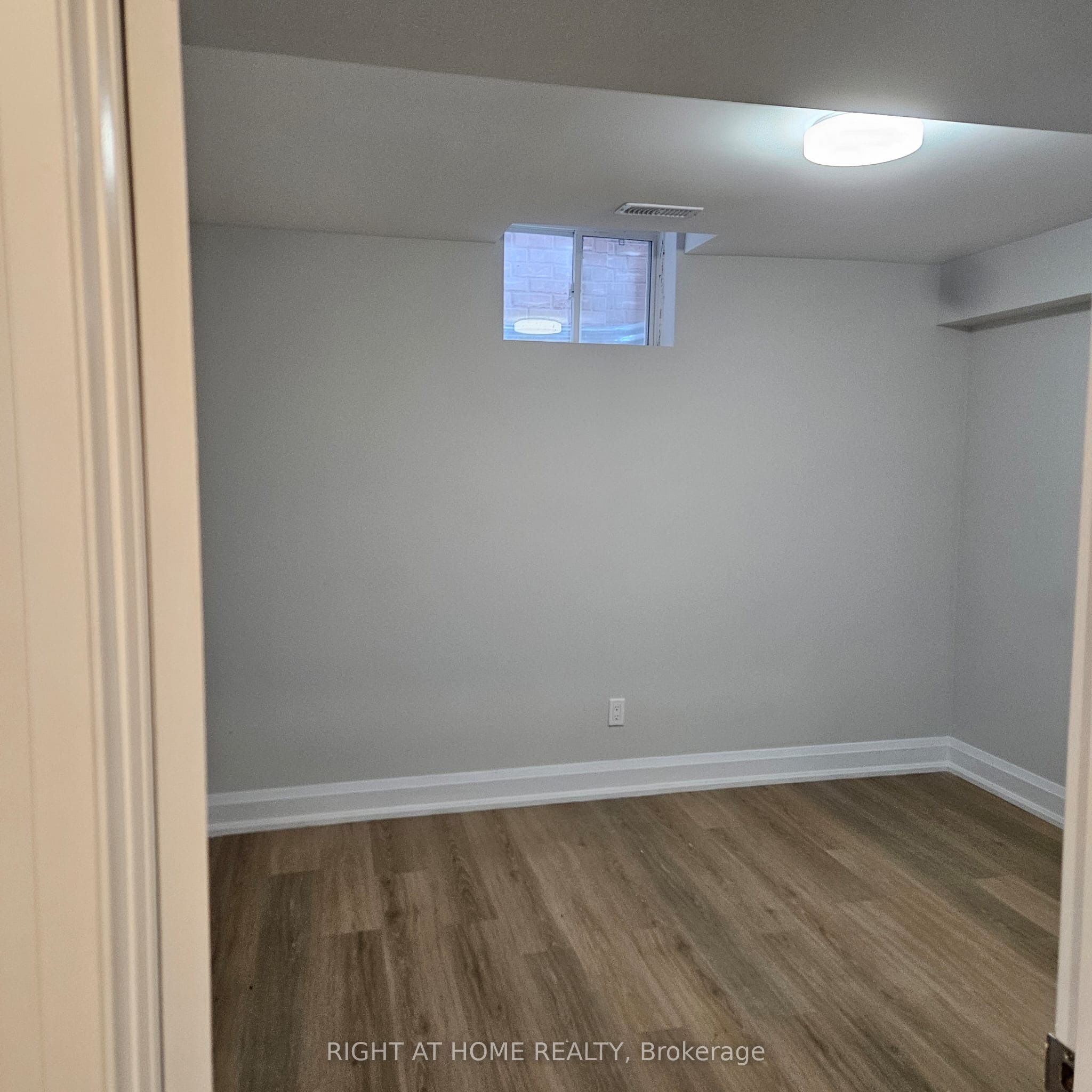 70 Hardgate Crescent Basement