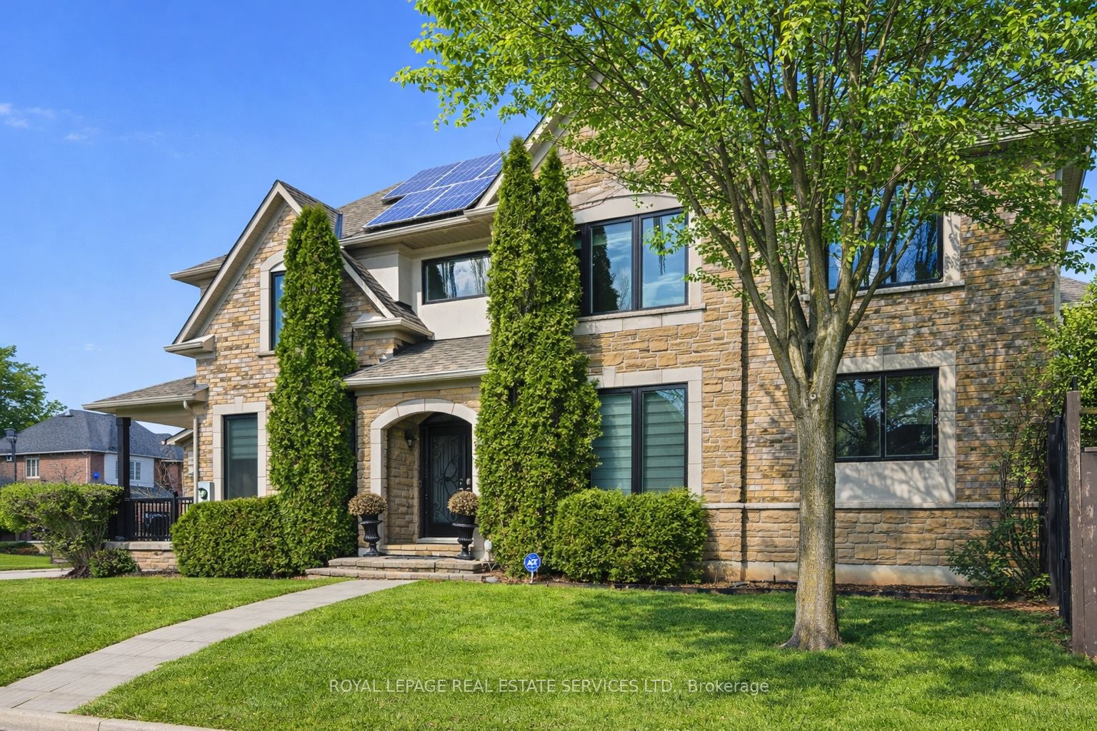 2353 Woodcrest Drive