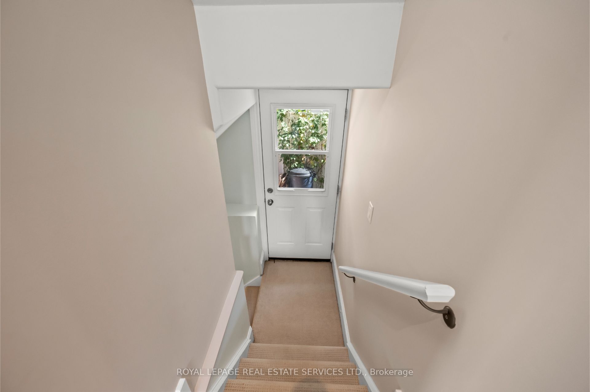 Hamilton, ON L8P 2R9, Canada, 4 Bedrooms Bedrooms, ,2 BathroomsBathrooms,Residential,Active,108532