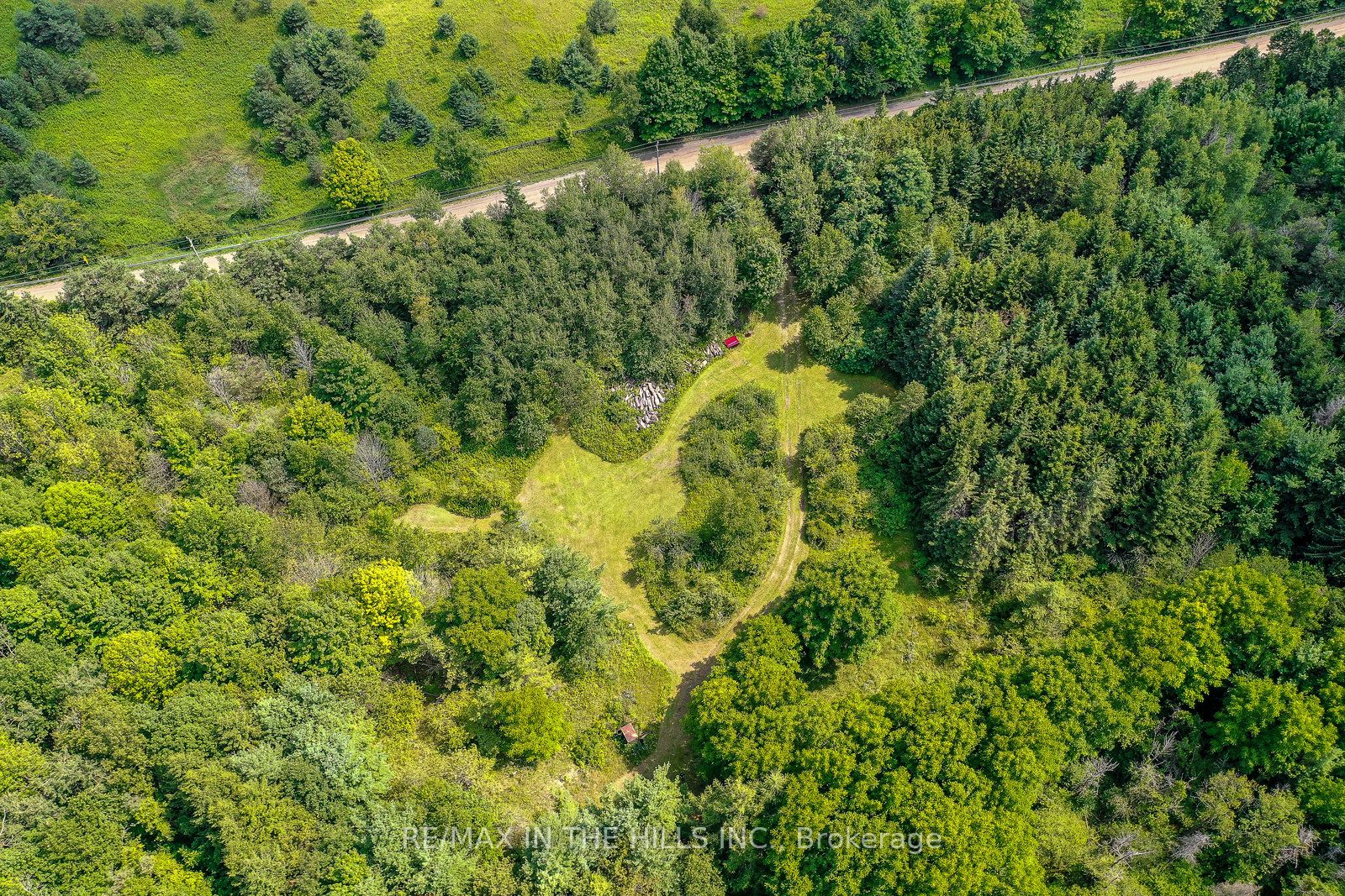PT LOT 11 CON 4 ESCARPMENT Side Road