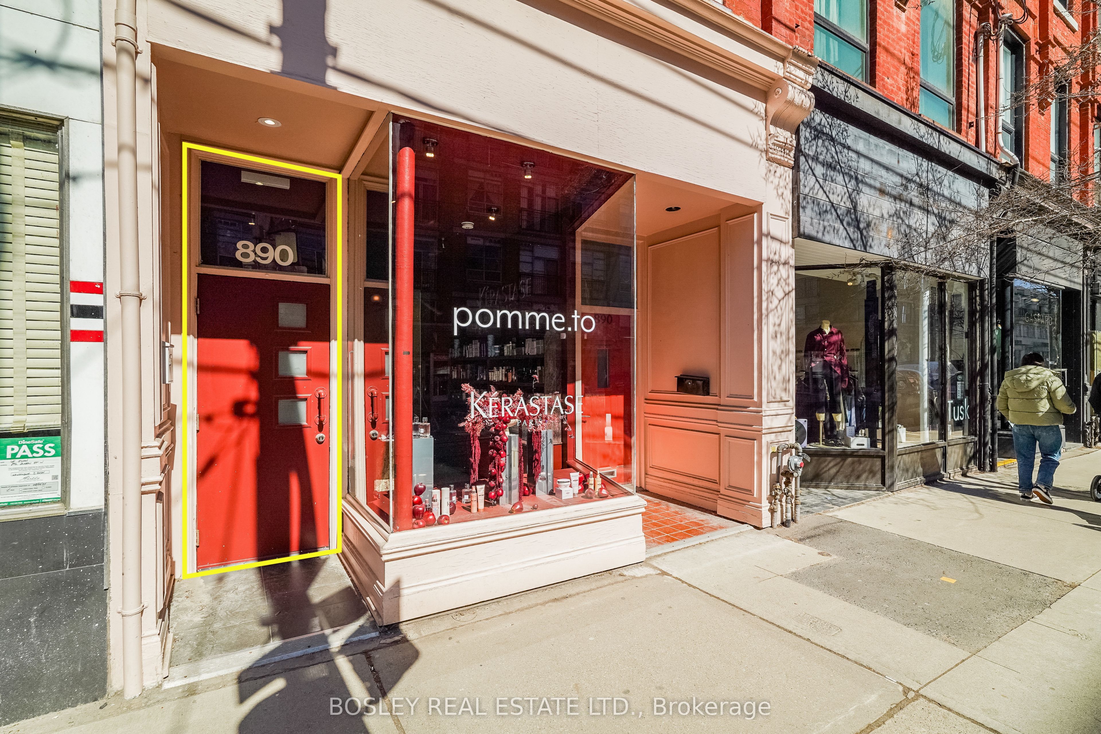 890 Queen Street W
