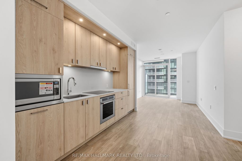 Photo of 10 Inn On The Park Drive #1906, Toronto, ON M3C 0P9 (MLS # C12460778)