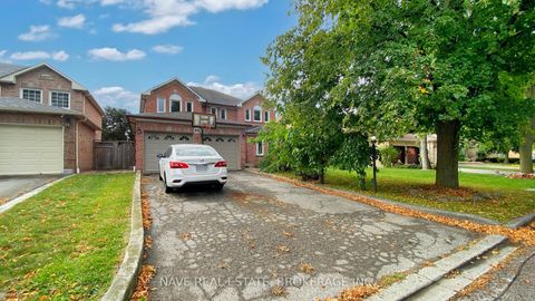 9 Tollbar Court Richmond Hill ON L4C 9J4