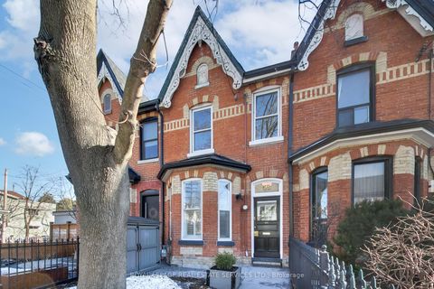 53 Robinson Street Toronto ON M6J 1L4
