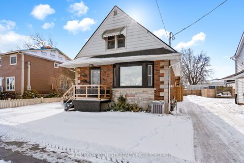 Photo of 500 Lincoln Street, Welland, ON L3B 4N8 (MLS # X12657074)