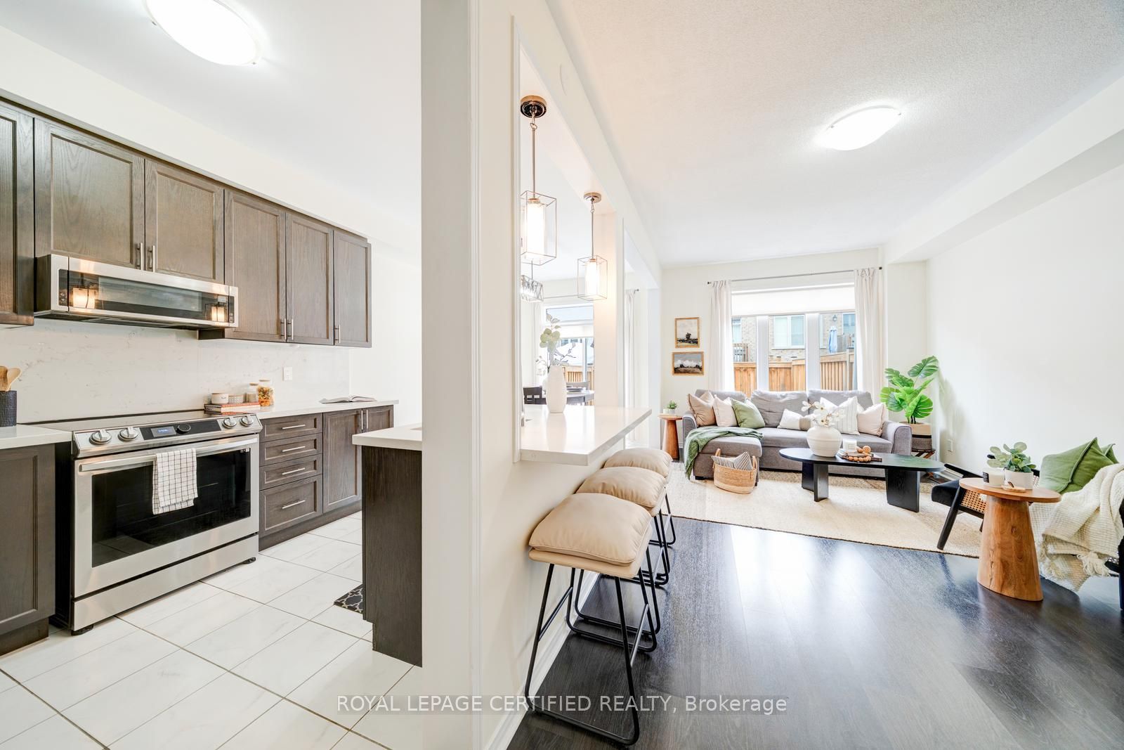 71 Rimrock. Crescent