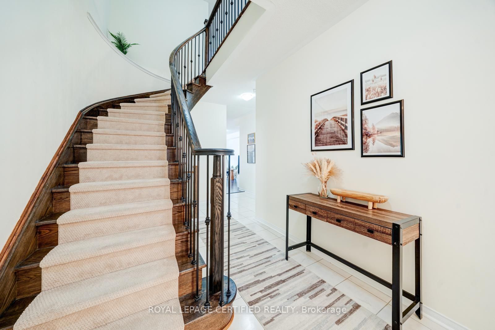 71 Rimrock. Crescent