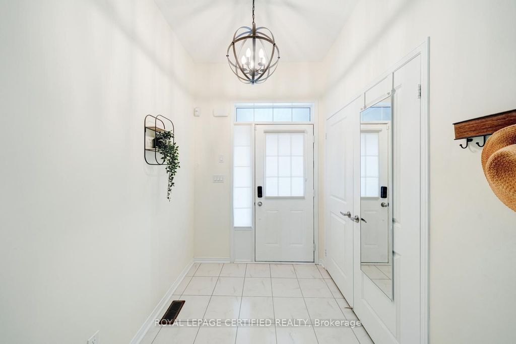 Photo of 71 Rimrock. Crescent, Whitby, ON L1N 0E5 (MLS # E13139508)