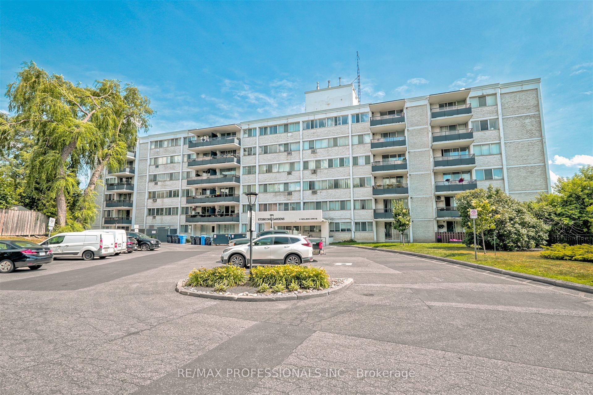 11 Neilson Drive 502