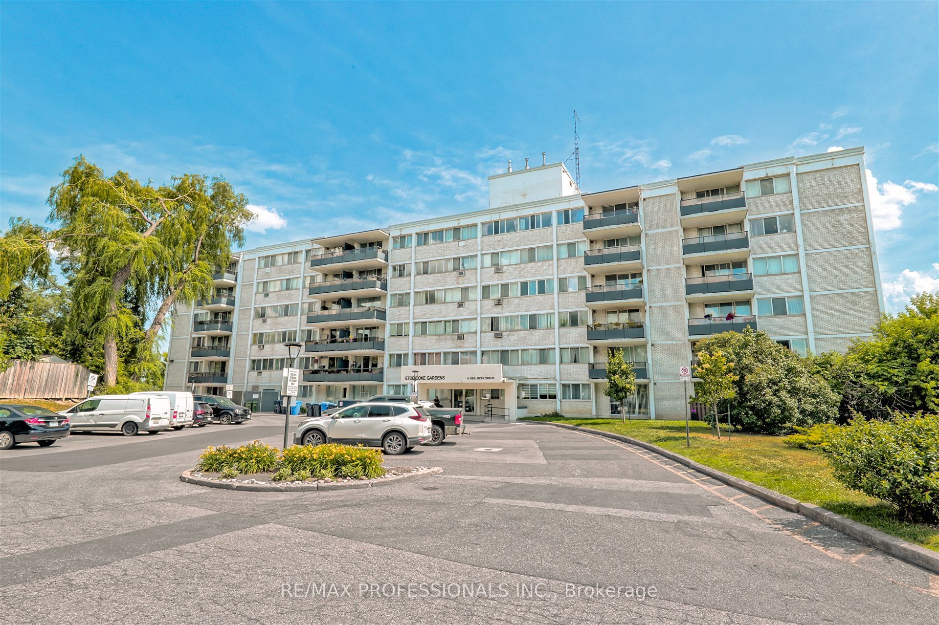 11 Neilson Drive 502