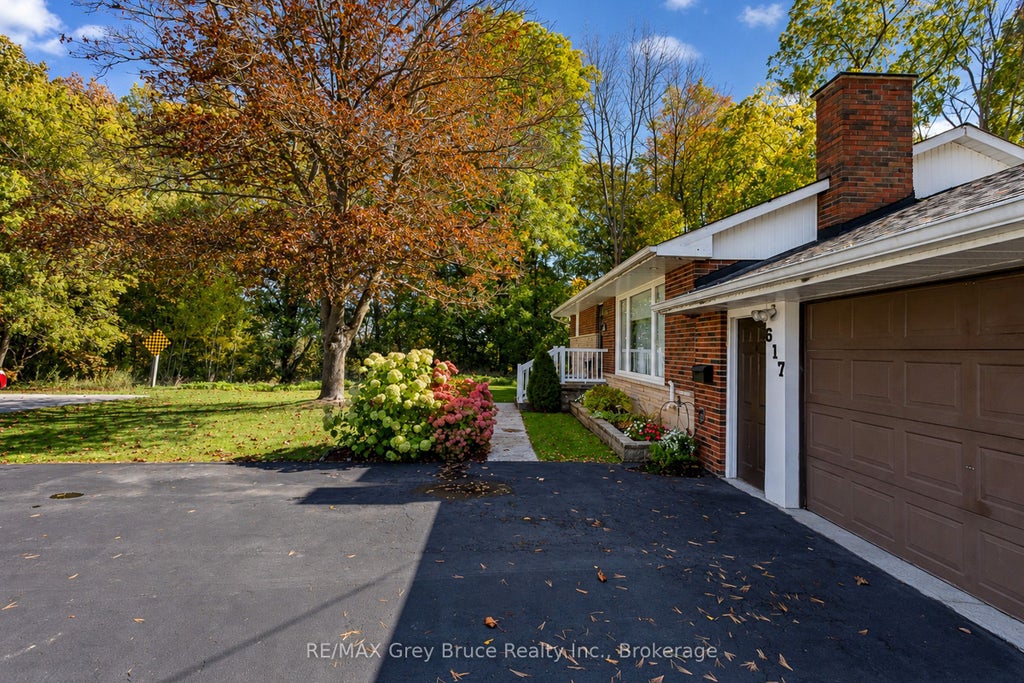 Photo of 617 17th Street W, Owen Sound, ON N4K 4B9 (MLS # X14019226)