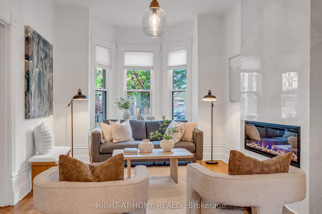 Photo of 118 Lansdowne Avenue, Toronto, ON M6K 2V9 (MLS # W13160600)
