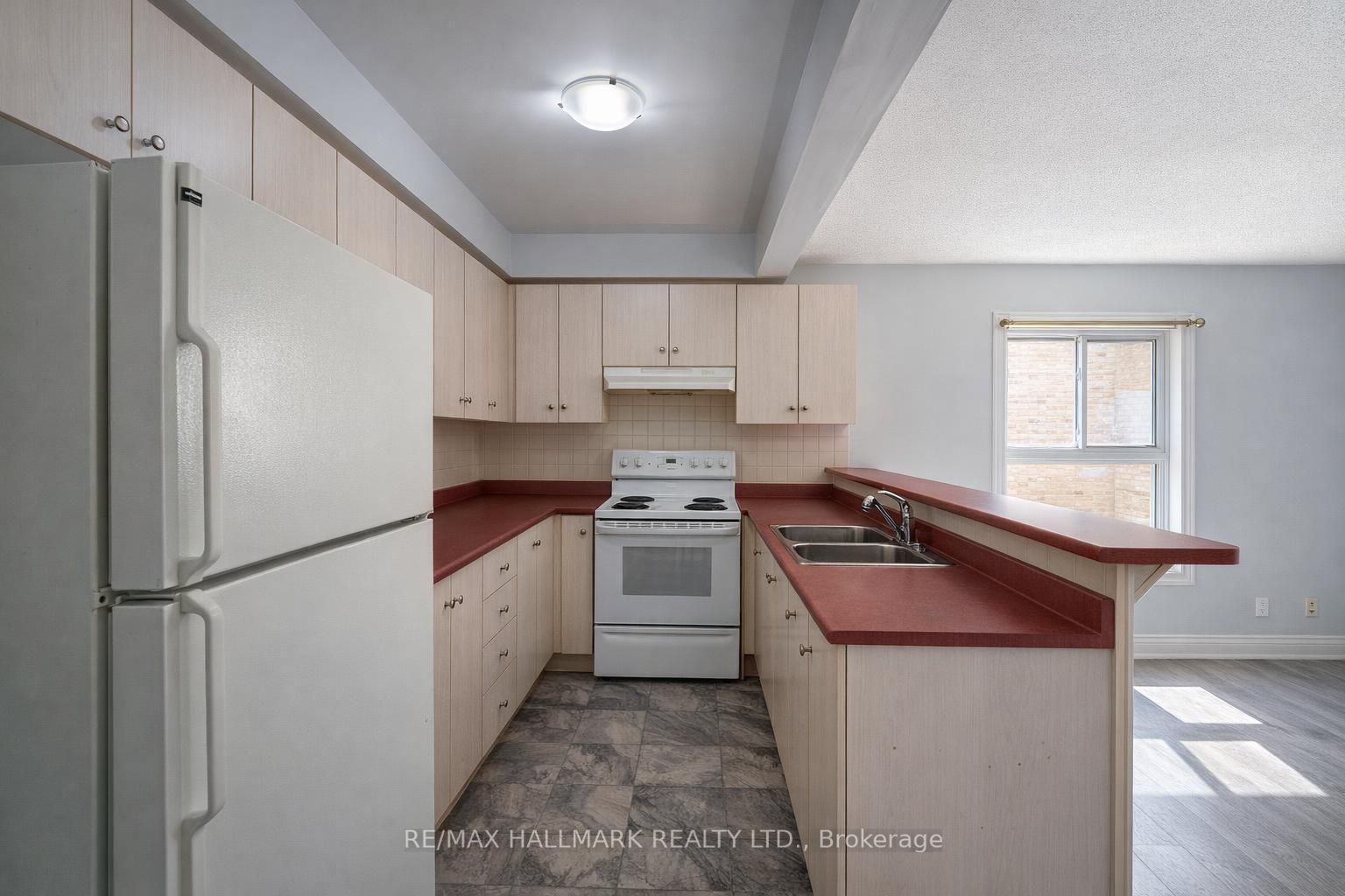 25 Lady Bower Crescent