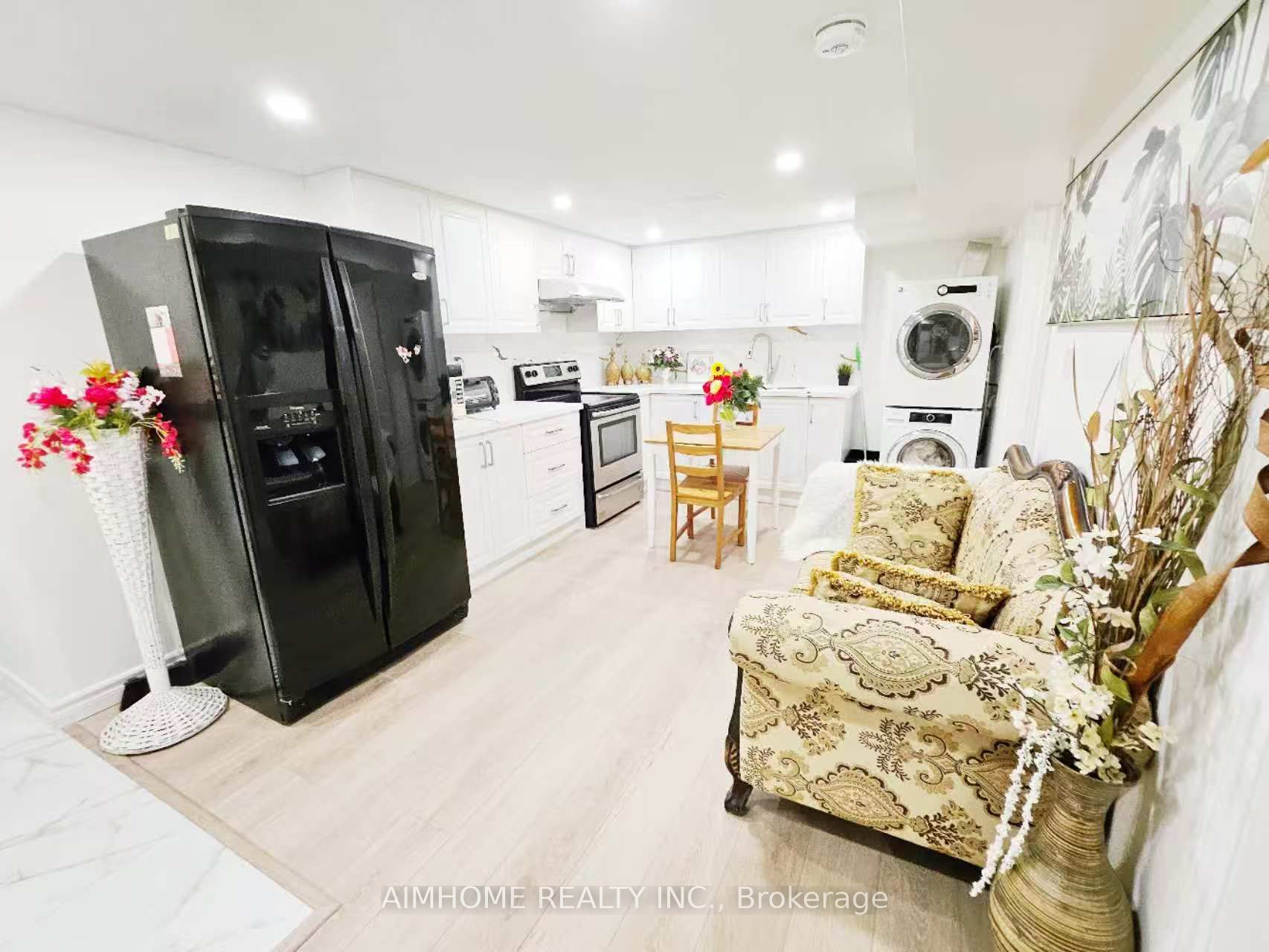 28 Castle Harbour Lane W Basement Apartment