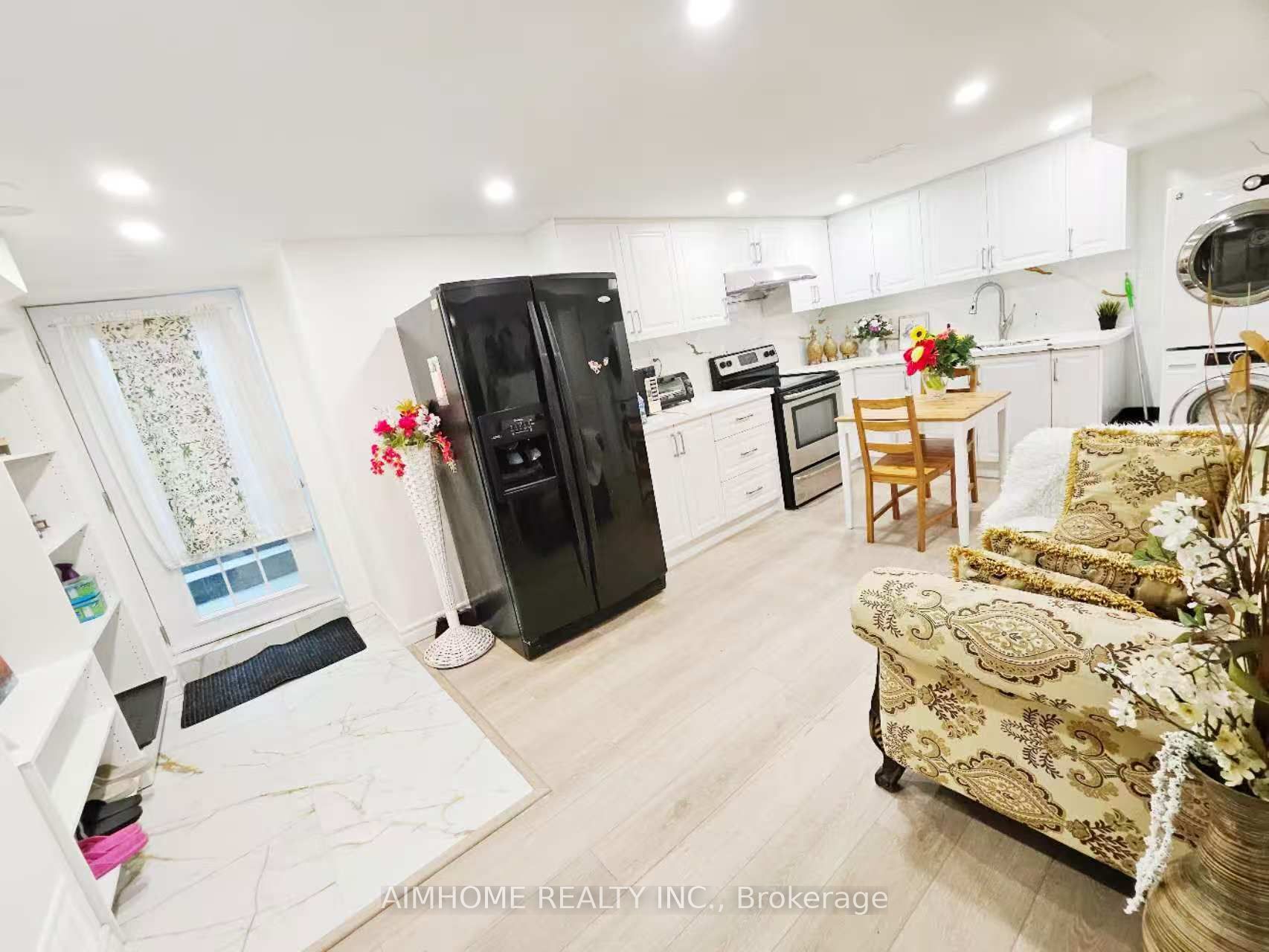 28 Castle Harbour Lane W Basement Apartment