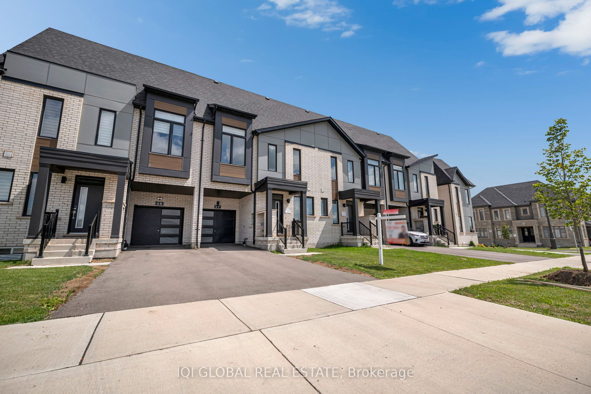 66 Settlers Road E