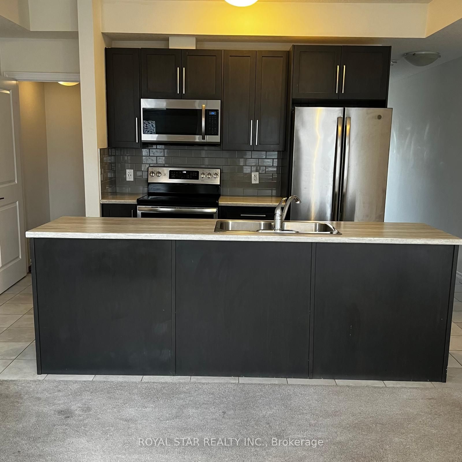 445 Ontario Street S Street 61
