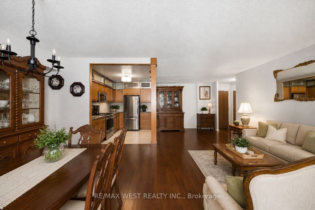 Photo of 100 Quebec Avenue #1509, Toronto, ON M6P 4B8 (MLS # W13416288)