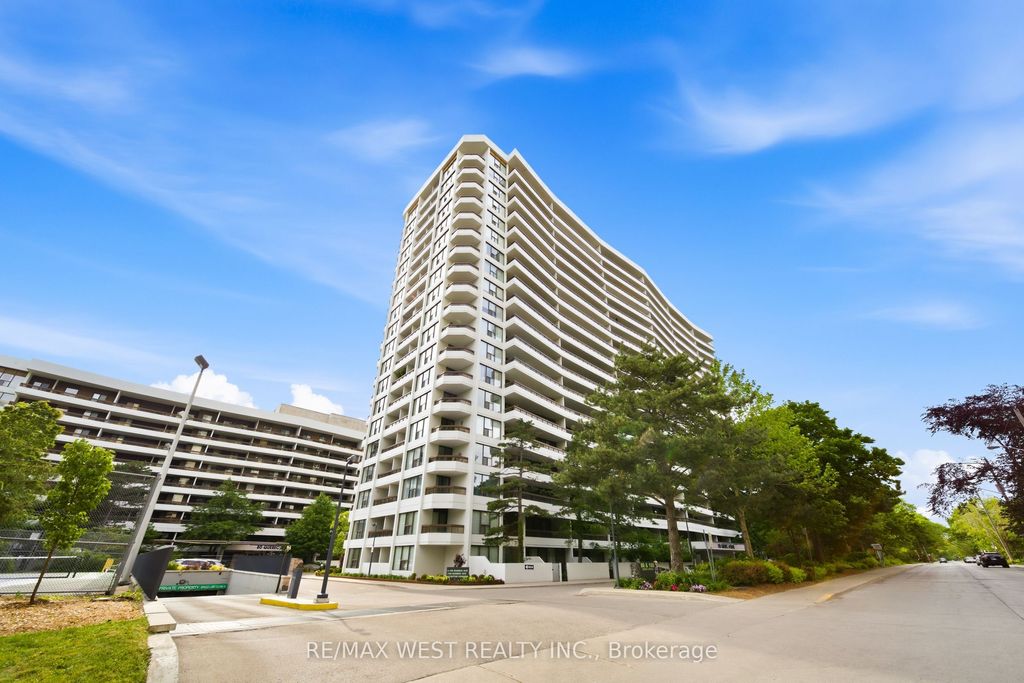 Photo of 100 Quebec Avenue #1509, Toronto, ON M6P 4B8 (MLS # W13416288)