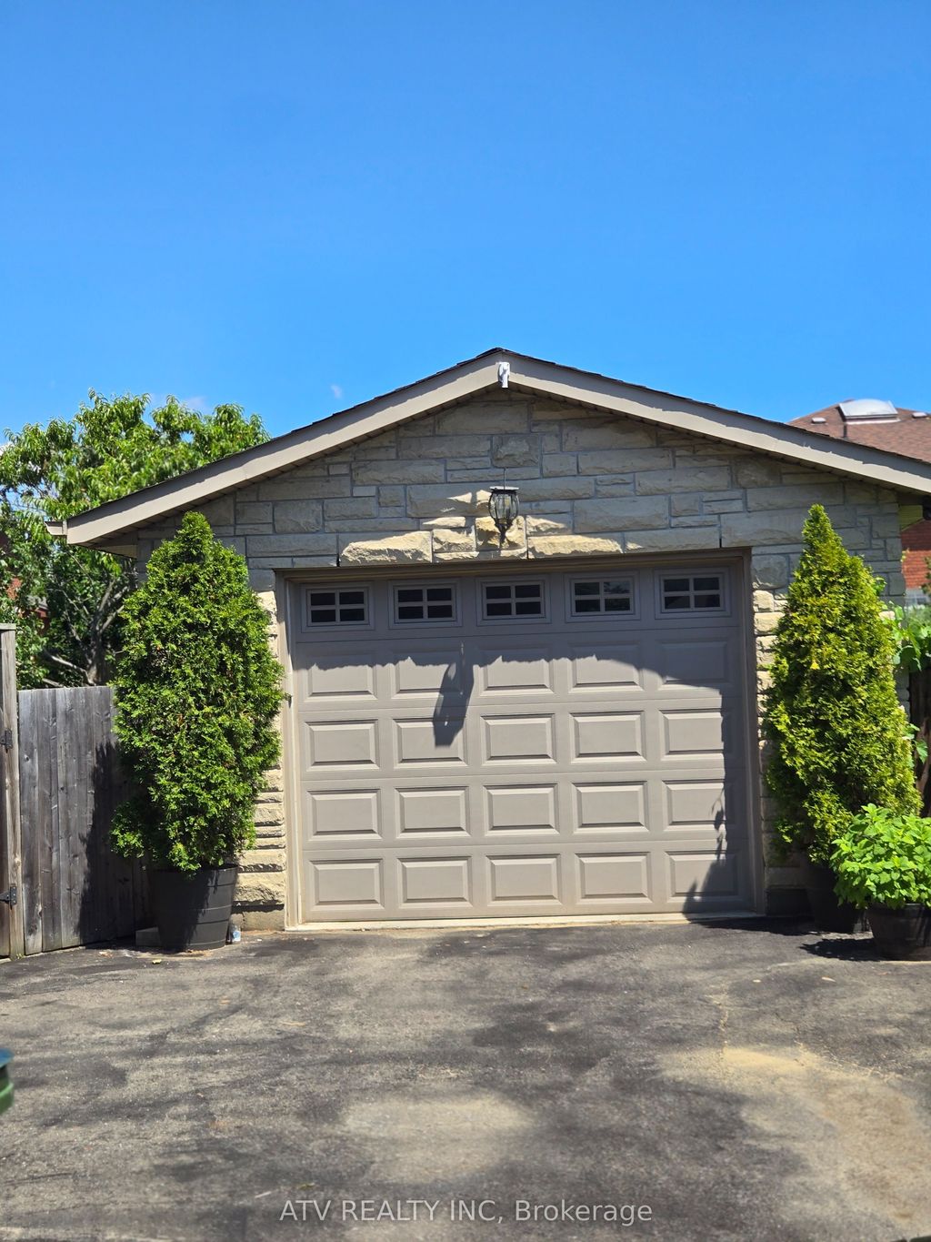 Photo of Toronto, ON M8W 4H5 (MLS # W12303900)