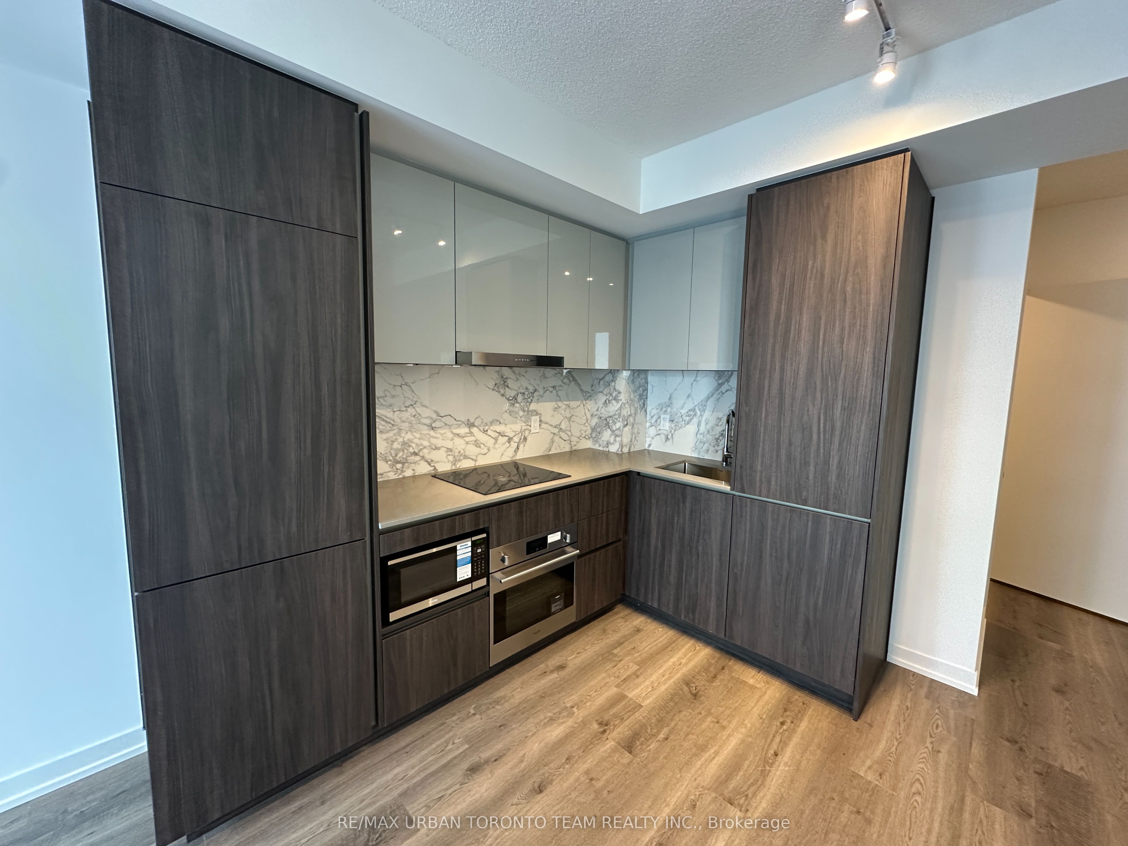 8 Interchange Way 5915