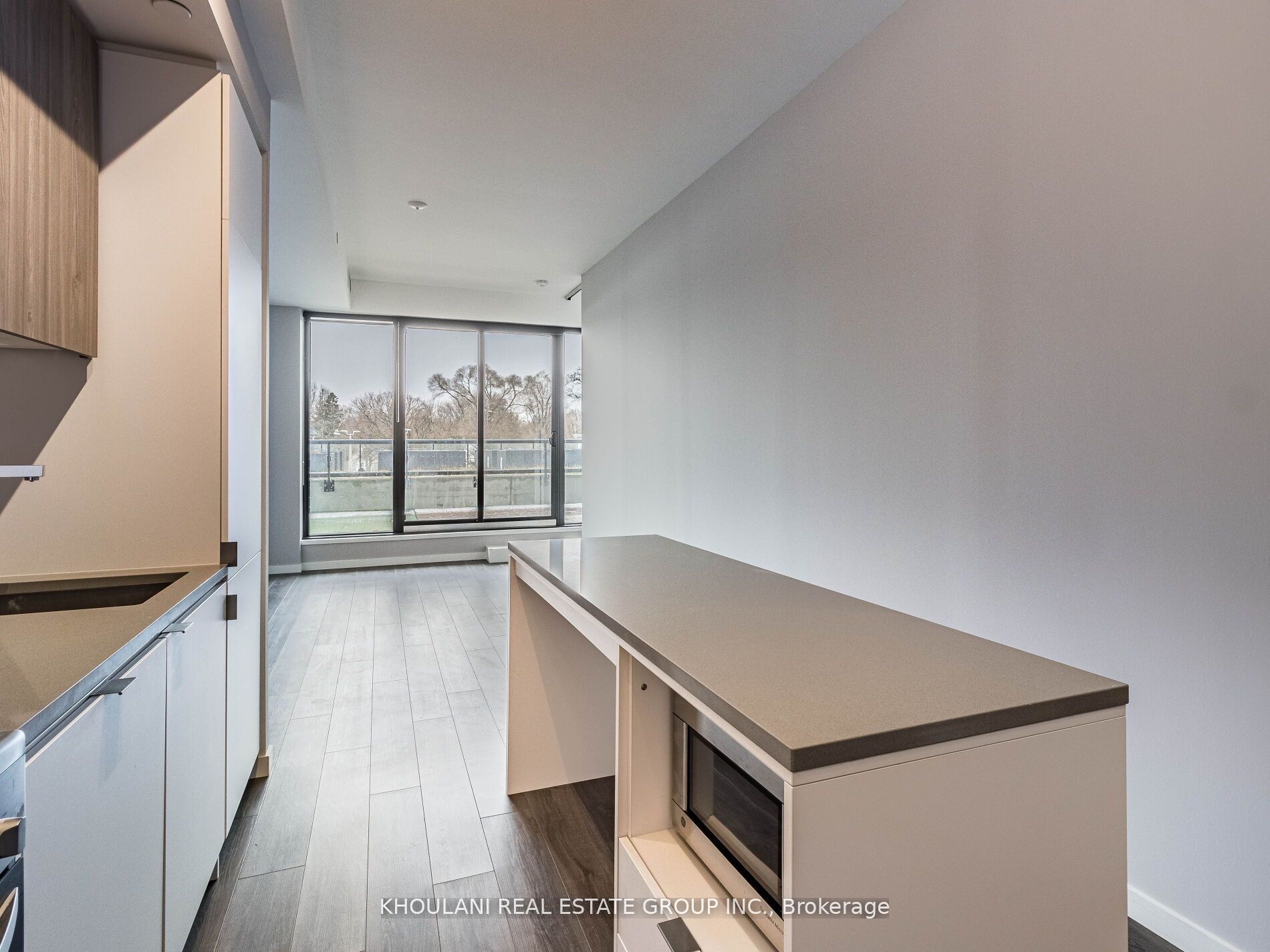 7 Smith Crescent 204