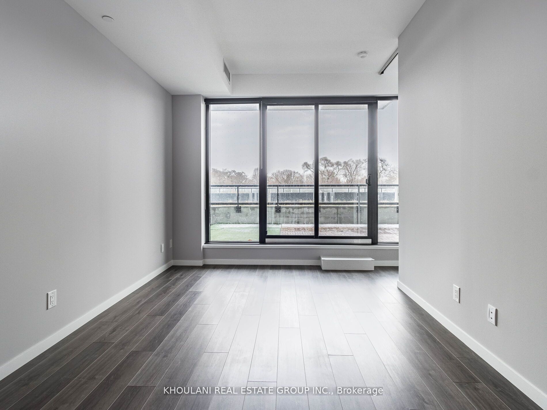 7 Smith Crescent 204