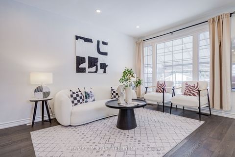 254 Browndale Crescent Richmond Hill ON L4C 3J1