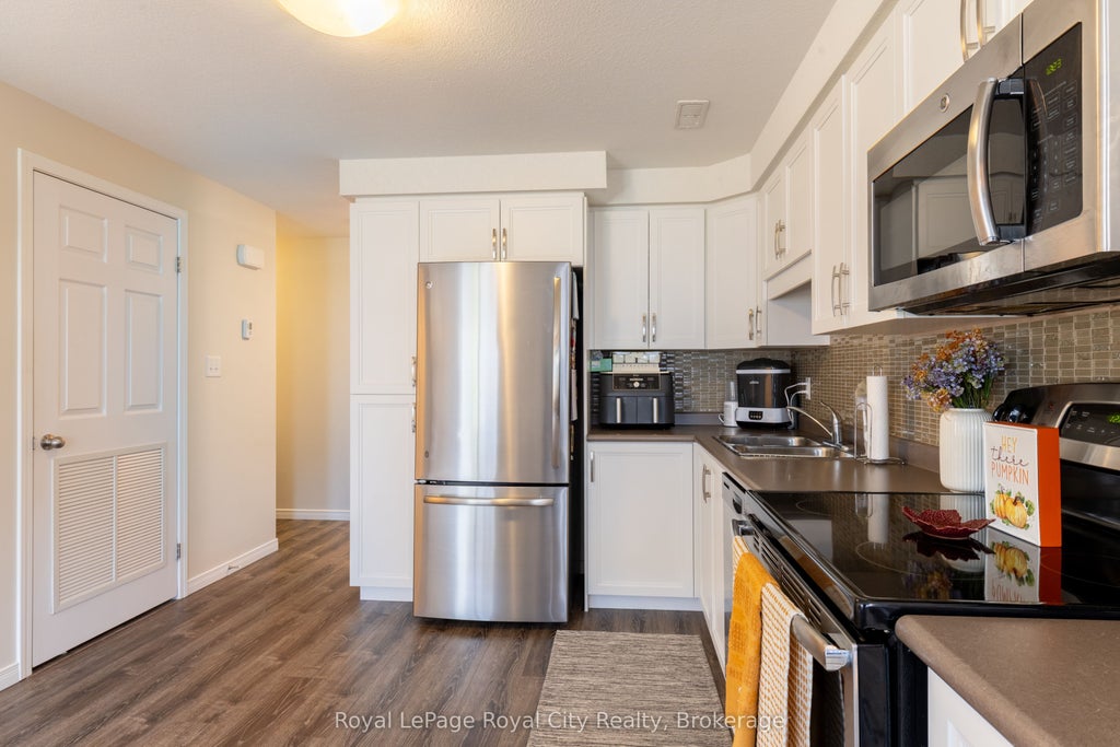 Photo of 1989 Ottawa Street S #23C, Kitchener, ON N2E 0G7 (MLS # X14081612)
