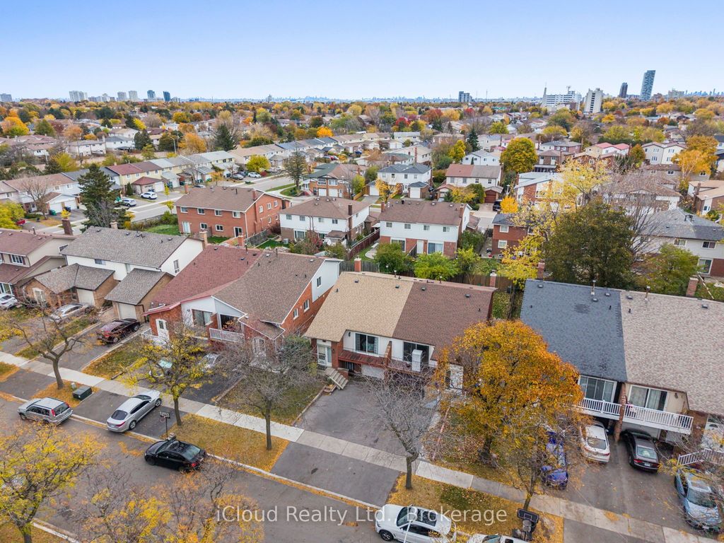 Photo of 35 Carter Drive, Brampton, ON L6V 3N4 (MLS # W12524492)