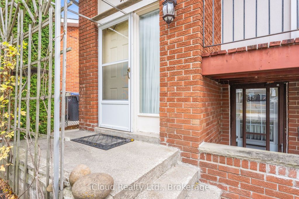 Photo of 35 Carter Drive, Brampton, ON L6V 3N4 (MLS # W12524492)