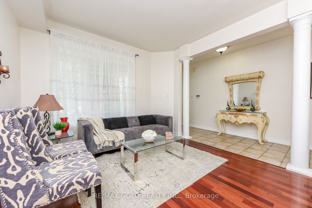 Photo of 71 Gallview Lane, Brampton, ON L6P 1S2 (MLS # W13433264)