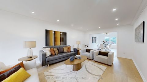 54 Central Park Drive Markham ON L3P 7E4