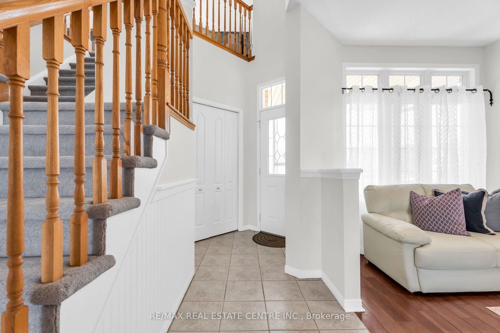 Photo of 27 Cameron Court, Orangeville, ON L9W 5G8 (MLS # W13104662)