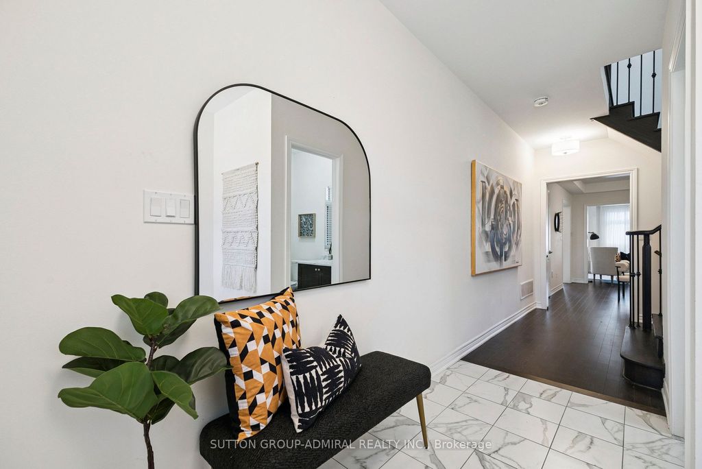 Photo of 15 john smith Street, East Gwillimbury, ON L9N 0S7 (MLS # N12475218)