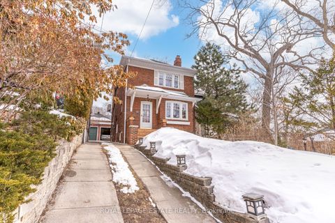 71 Scarborough Road Toronto ON M4E 3M4