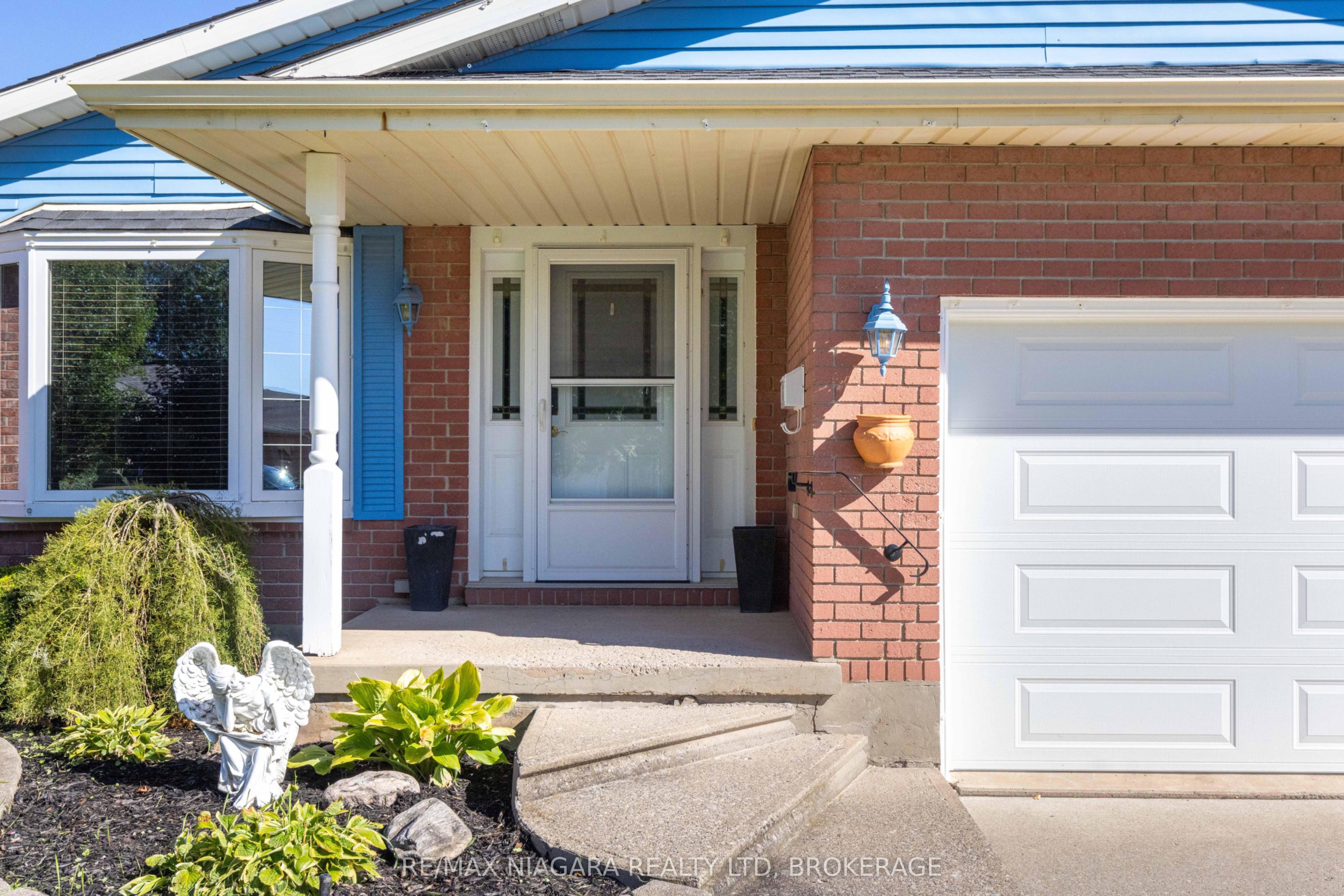 27 Andrea Drive
