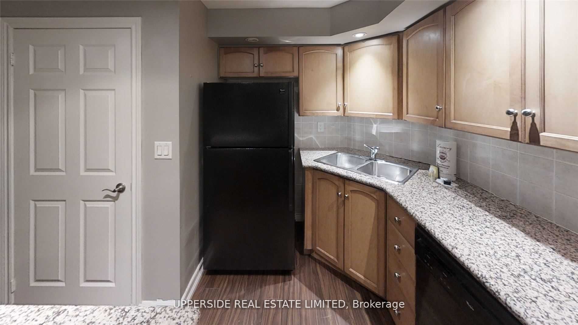 250 Wellington Street W 629