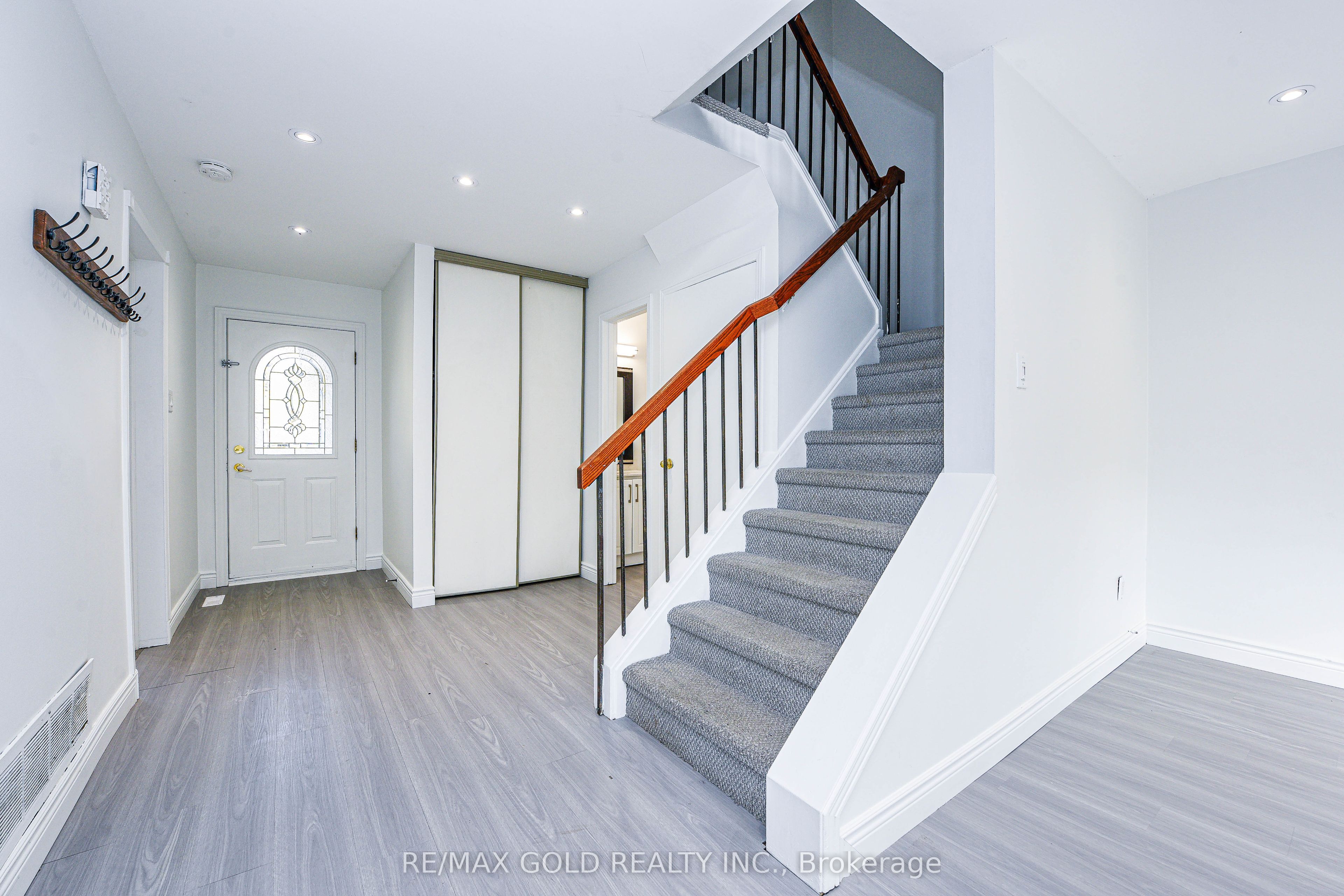 14 Nottawasaga Crescent