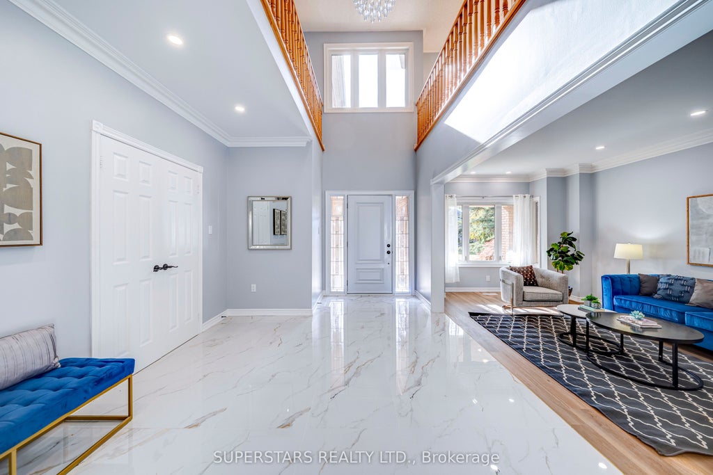Photo of 959 Lockwood Circle, Newmarket, ON L3X 1M1 (MLS # N14113746)