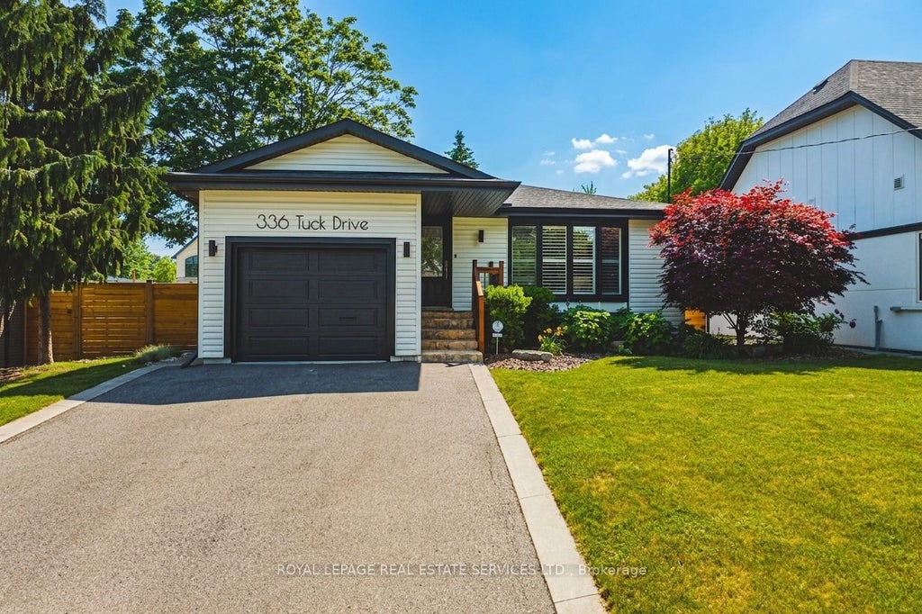 Photo of 336 Tuck Drive, Burlington, ON L7L 2R3 (MLS # W13433580)