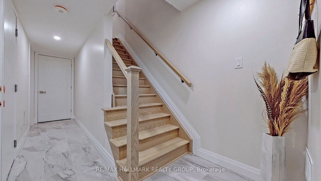 Photo of 809 Star Private, Kanata, ON K2L 1W2 (MLS # X12721648)