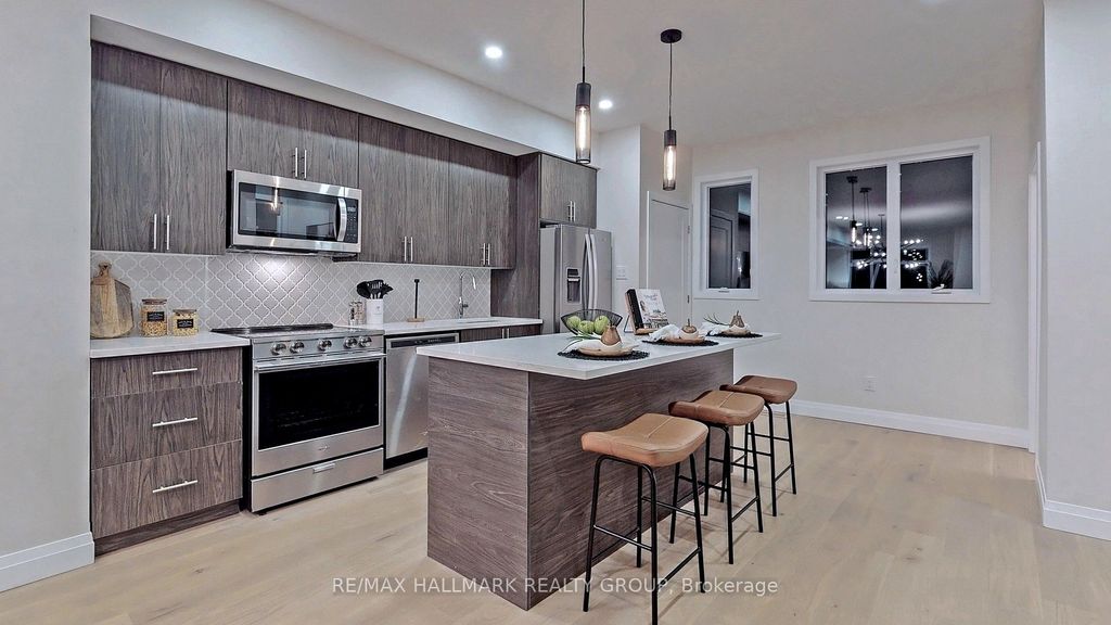 Photo of 809 Star Private, Kanata, ON K2L 1W2 (MLS # X12721648)