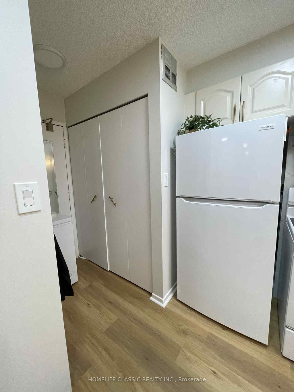 Photo of 90 Ling Road #603, Toronto, ON M1E 4Y3 (MLS # E12656584)