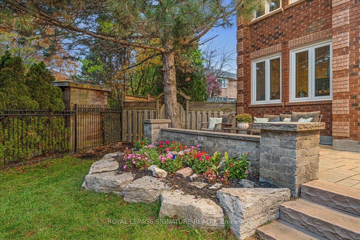 1093 Senlac Court